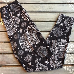 Agnas & Dora Henna Print Leggings